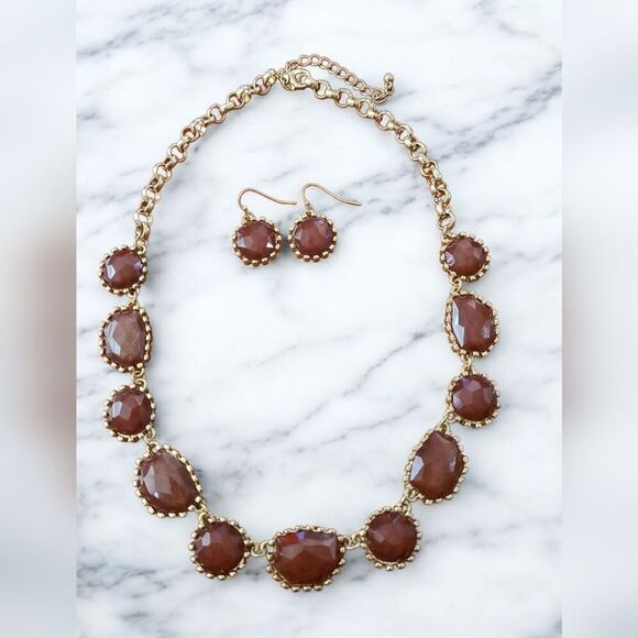 COULEUR Vintage Gold Tone Brown Faux Stone Bib Necklace & Drop Earring Set J1-D5 - Picture 1 of 6